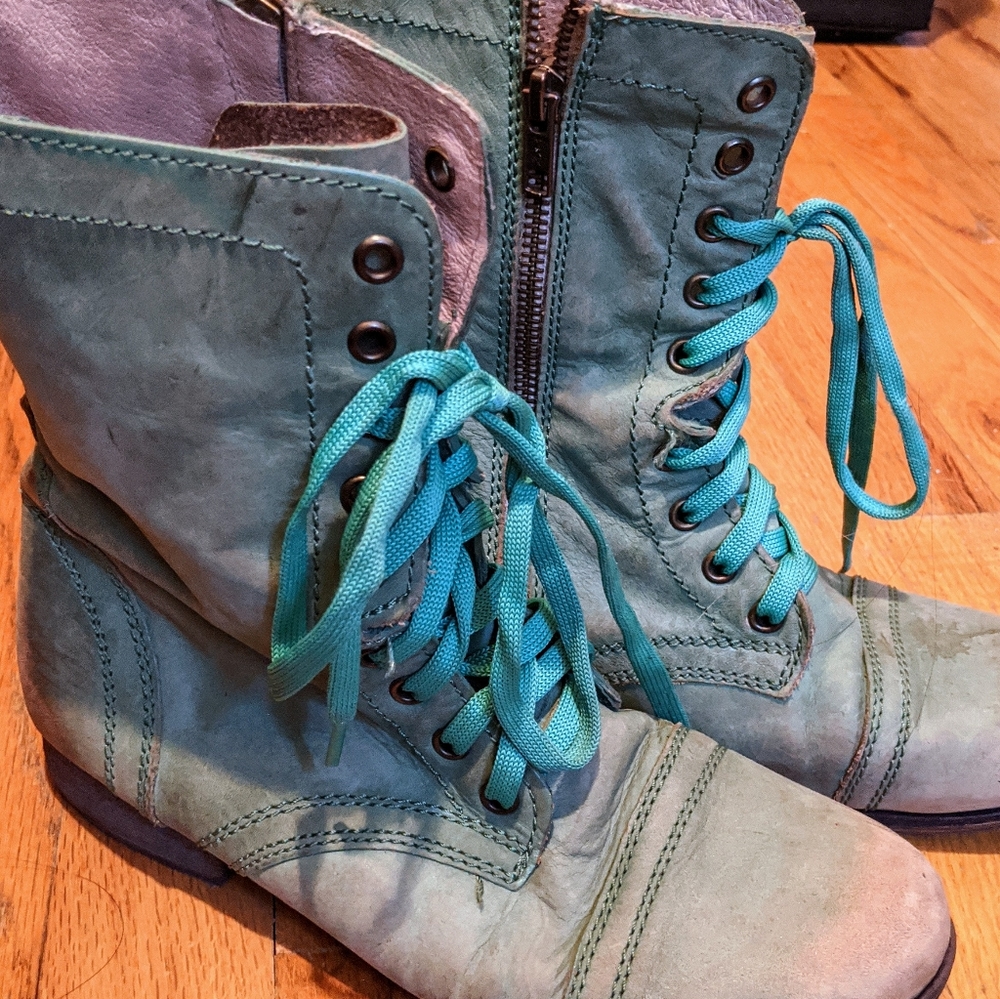 Steve Madden Troopa Green Blue Teal